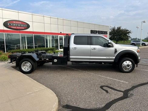 Used 2020 Ford F550 4x4 Crew Cab Super Duty w/ Lariat Value Package image 2