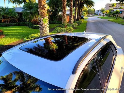 Used 2021 Audi e-tron Premium Plus w/ Premium Plus Package image 96