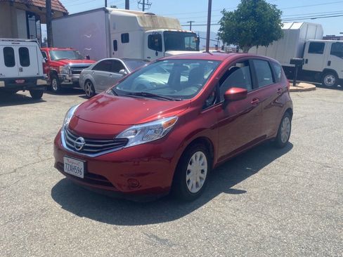 Used 2016 Nissan Versa Note SV image 2