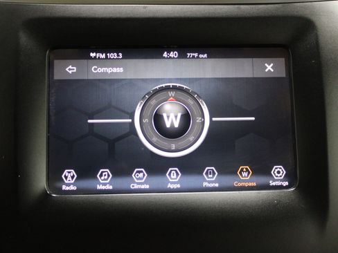 Used 2019 Jeep Cherokee Latitude Plus w/ Comfort/Convenience Group AWD/4WD image 11