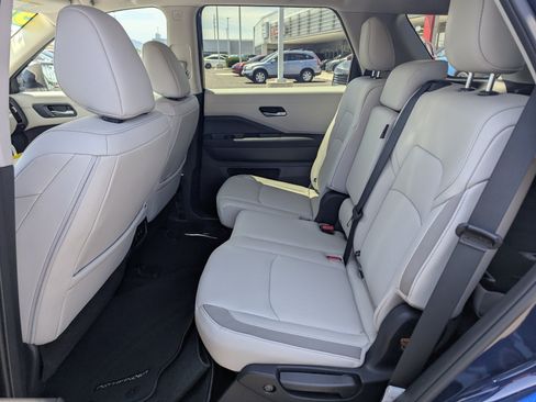 New 2026 Nissan Pathfinder SL FWD image 8