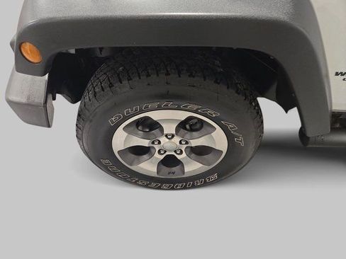 Used 2017 Jeep Wrangler Unlimited Sport image 28
