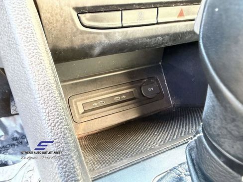 Used 2022 Volkswagen Atlas Cross Sport SE image 38