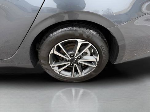 Used 2023 Kia Forte LXS FWD image 17