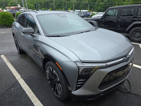 Used 2025 Chevrolet Blazer EV RS AWD/4WD image 1