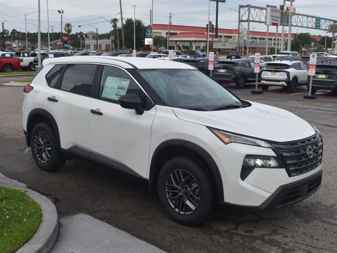 Used 2026 Nissan Rogue S FWD image 13