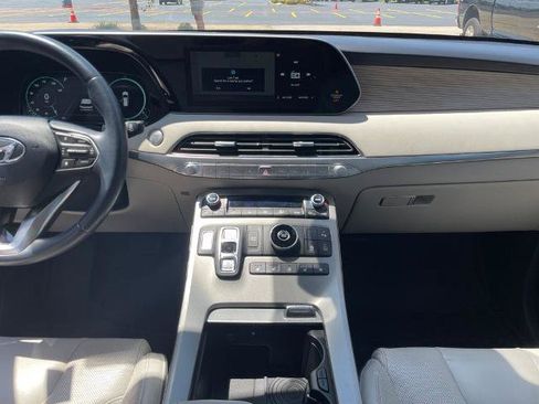 Used 2022 Hyundai Palisade Limited FWD image 12