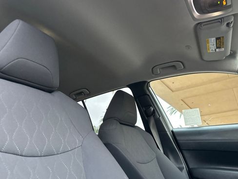 Used 2024 Toyota Corolla Cross LE image 16