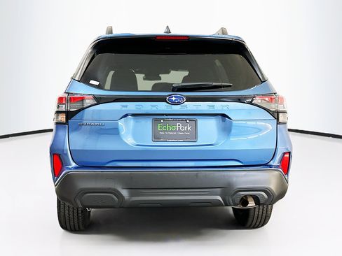 Used 2025 Subaru Forester Premium AWD/4WD image 7