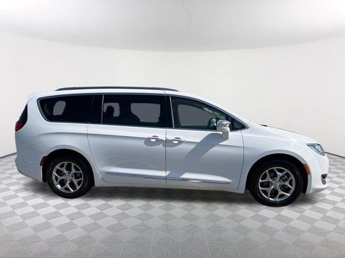 Used 2018 Chrysler Pacifica Limited w/ Advanced Safetytec Group image 4