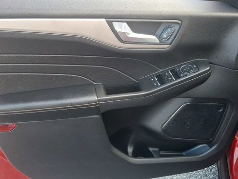 Certified 2021 Ford Escape SE w/ Cold Weather Package image 12