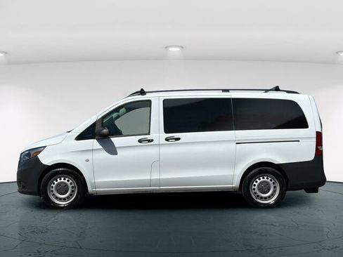 Used 2016 Mercedes-Benz Metris Passenger image 4