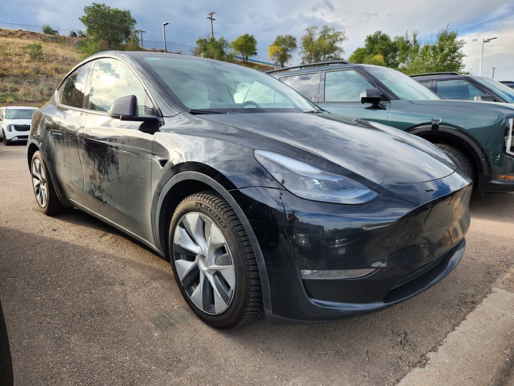 Used 2024 Tesla Model Y Long Range AWD/4WD image 5