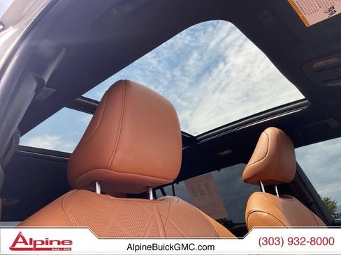Used 2025 Toyota Highlander Platinum AWD/4WD image 19