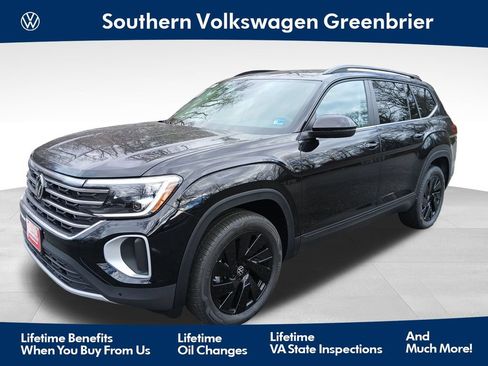 New 2026 Volkswagen Atlas SE FWD image 1