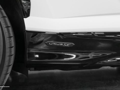 Used 2025 Lamborghini Urus SE image 17