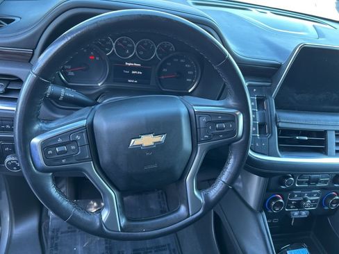 Used 2021 Chevrolet Suburban LS image 12