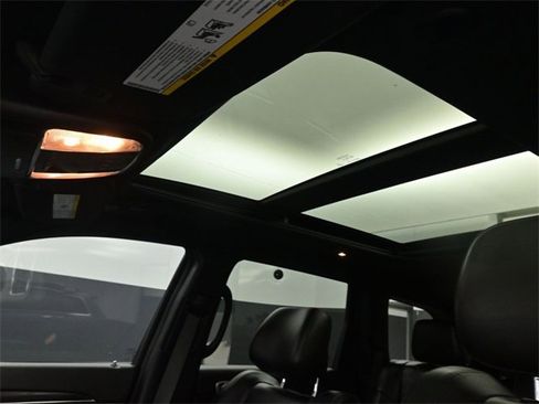 Used 2020 Jeep Grand Cherokee Limited w/ Luxury Group II image 12