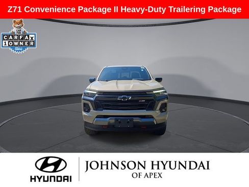 Used 2023 Chevrolet Colorado Z71 w/ Z71 Convenience Package 2 AWD/4WD image 3