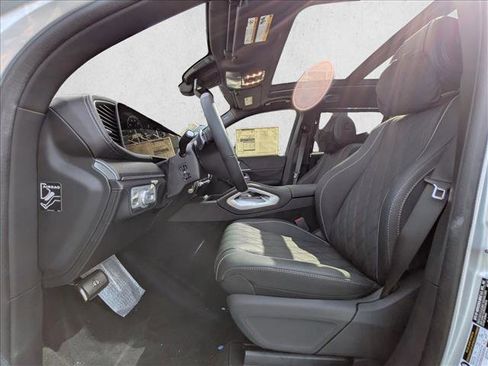 New 2026 Mercedes-Benz Maybach GLS 600 4MATIC image 4