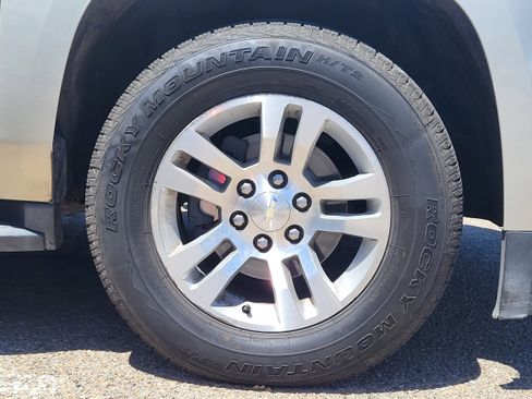 Used 2017 Chevrolet Suburban LT AWD/4WD image 27