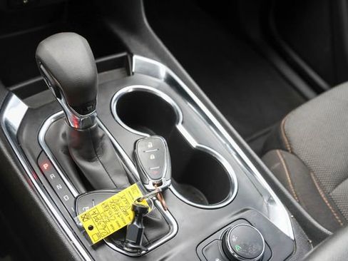 Used 2021 Chevrolet Traverse LS FWD image 21
