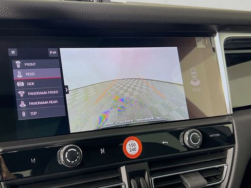 New 2026 Porsche Macan image 17