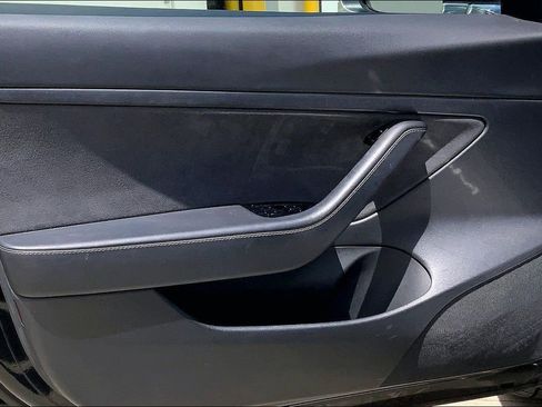 Used 2020 Tesla Model 3 Standard Range Plus image 19