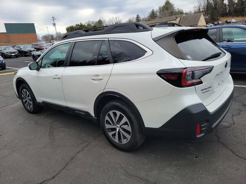 Used 2022 Subaru Outback Premium image 5