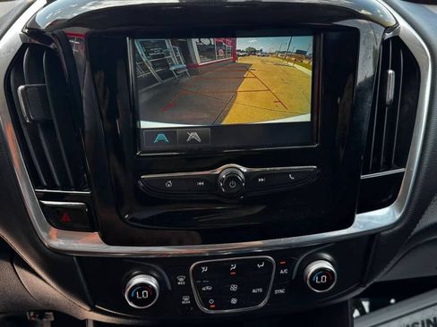 Used 2018 Chevrolet Traverse LS AWD/4WD image 32
