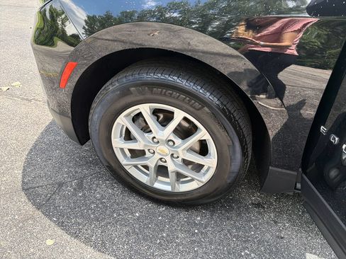 Used 2024 Chevrolet Equinox LT FWD image 30