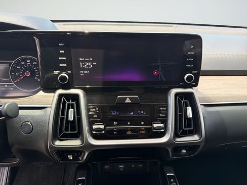 Used 2023 Kia Sorento EX FWD image 38
