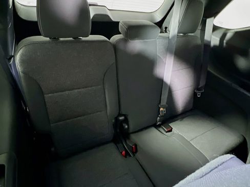 Used 2025 Chevrolet Traverse LT image 27