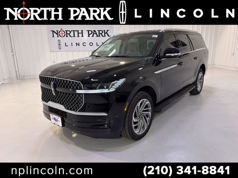 New 2026 Lincoln Navigator L Premier AWD/4WD image 1