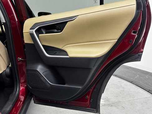 Used 2022 Toyota RAV4 LE image 28