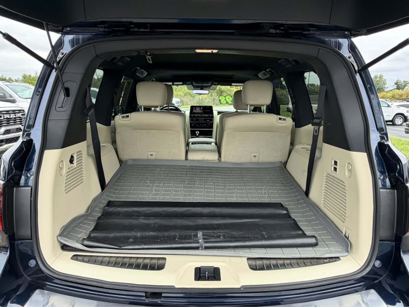 Used 2024 INFINITI QX80 Sensory AWD/4WD image 22
