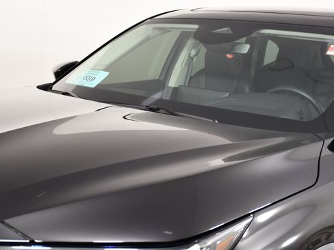 Certified 2025 Acura MDX SH-AWD image 12