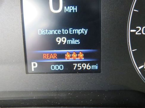 Certified 2025 Toyota Corolla SE w/ SE Package image 38