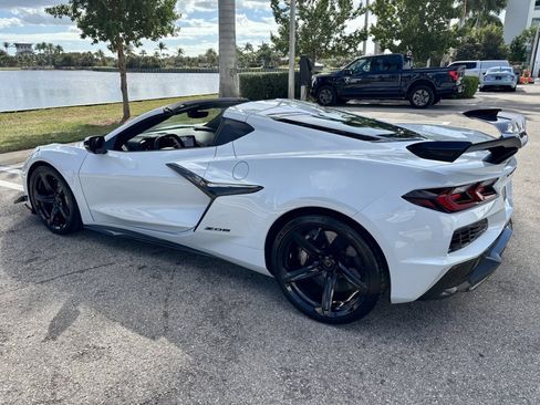 Used 2023 Chevrolet Corvette Z06 w/ Z07 Performance Package image 10
