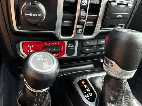 Used 2024 Jeep Wrangler Unlimited Sport AWD/4WD image 25