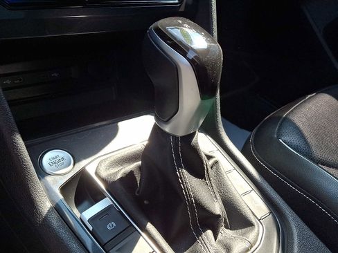 Certified 2023 Volkswagen Tiguan SEL R-Line image 13