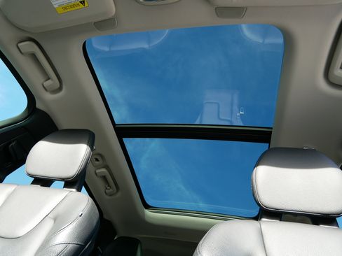 Used 2022 Volvo XC90 T6 Momentum w/ Protection Package image 33