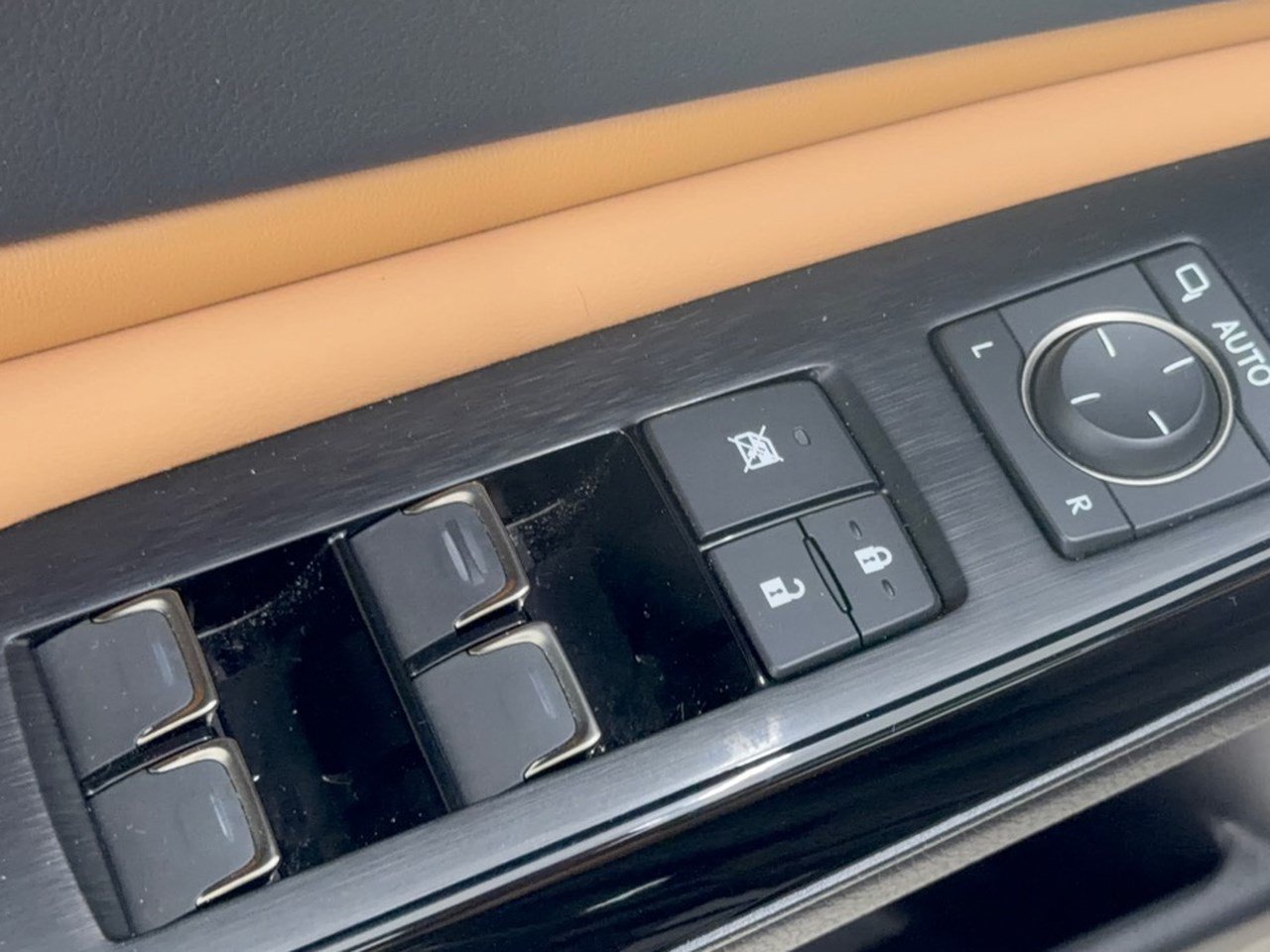 Used 2025 Lexus ES 350 w/ Premium Package FWD image 15
