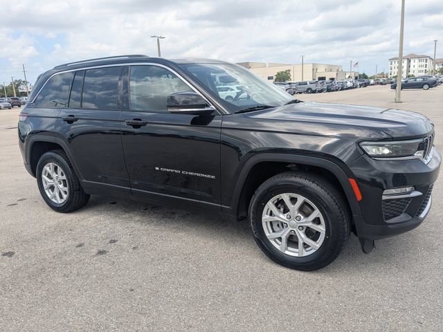 Used 2023 Jeep Grand Cherokee Limited AWD/4WD image 40