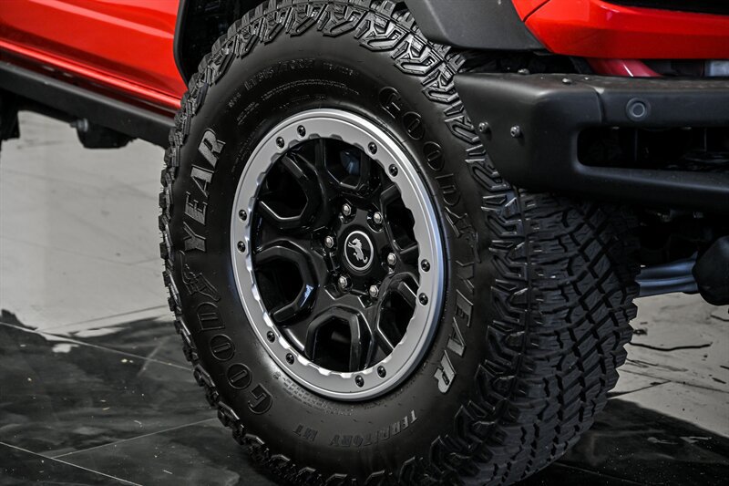 Used 2024 Ford Bronco Badlands AWD/4WD image 3