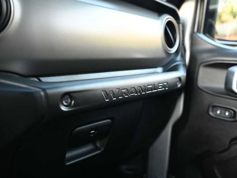 Used 2021 Jeep Wrangler Sport image 19
