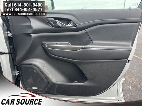 Used 2019 GMC Acadia SLT image 37
