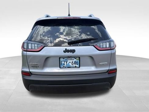Used 2019 Jeep Cherokee Latitude w/ Popular Appearance Group FWD image 4