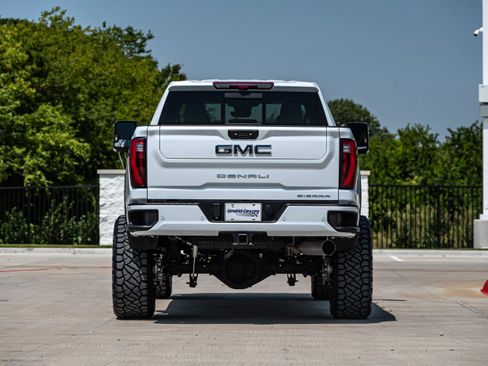 Used 2026 GMC Sierra 2500 Denali Ultimate AWD/4WD image 8