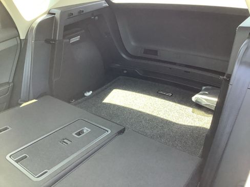 New 2026 Volkswagen Taos SE FWD image 23